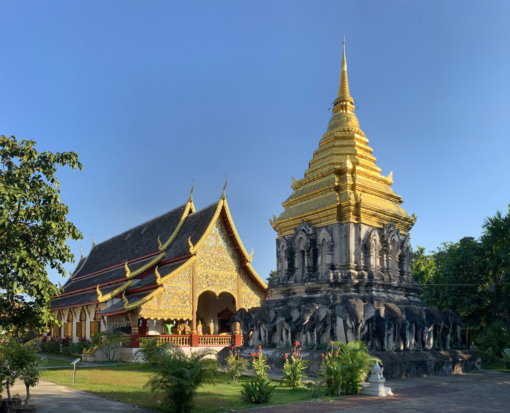 https://mdw-travel-data-us-east-1.s3.amazonaws.com/img/country/Thailand/Wat-Chiang-Man/img_01.jpg
