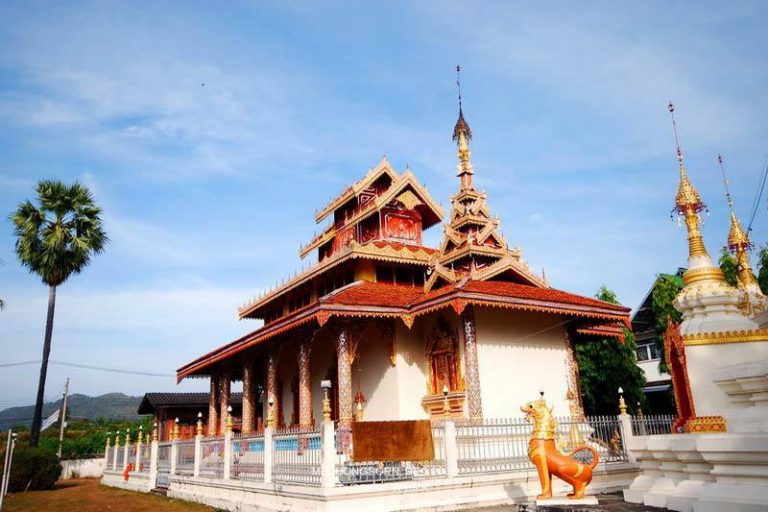 https://mdw-travel-data-us-east-1.s3.amazonaws.com/img/country/Thailand/Wat-Hua-Wiang/img_00.jpg