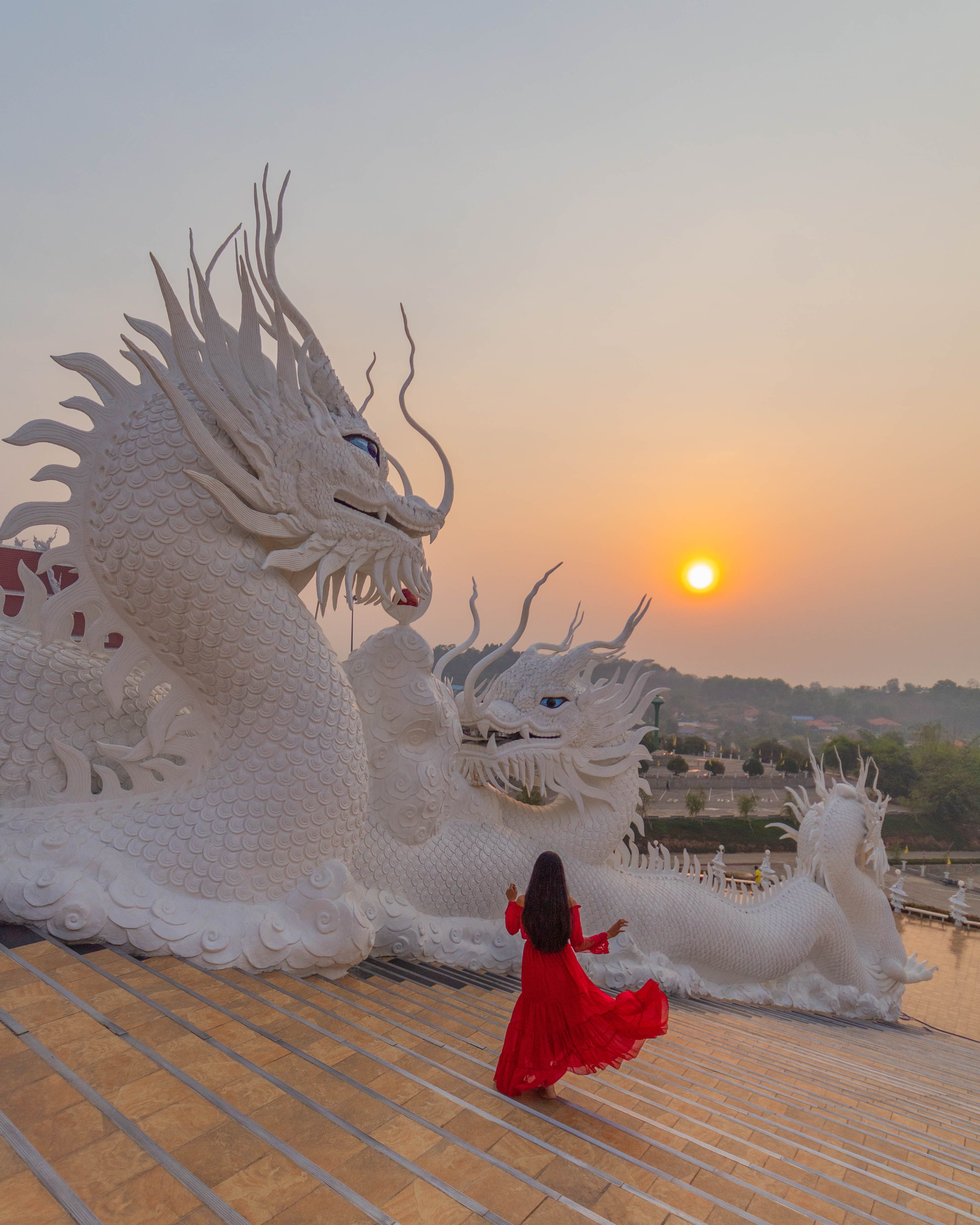 https://mdw-travel-data-us-east-1.s3.amazonaws.com/img/country/Thailand/Wat-Huay-Pla-Kang/img_00.jpg