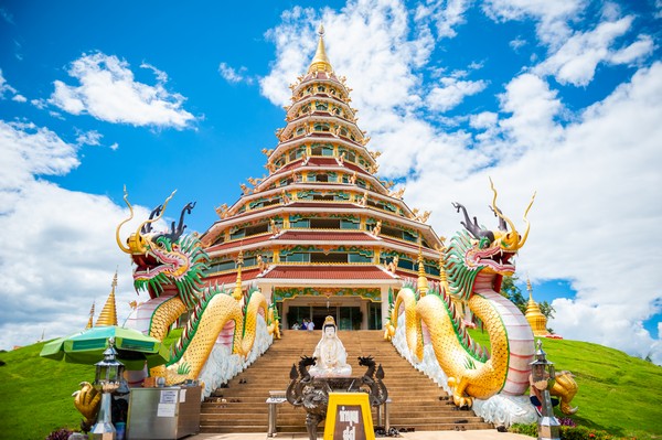 https://mdw-travel-data-us-east-1.s3.amazonaws.com/img/country/Thailand/Wat-Huay-Pla-Kang/img_01.jpg
