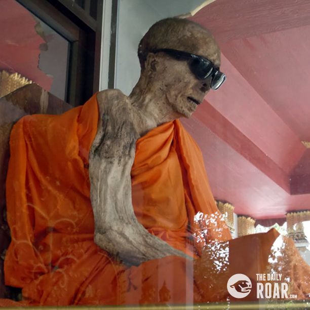 https://mdw-travel-data-us-east-1.s3.amazonaws.com/img/country/Thailand/Wat-Khunaram-Mummified-Monk/img_00.jpg