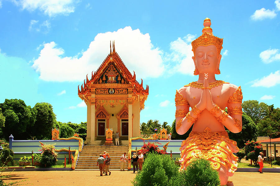 https://mdw-travel-data-us-east-1.s3.amazonaws.com/img/country/Thailand/Wat-Khunaram/img_02.jpg