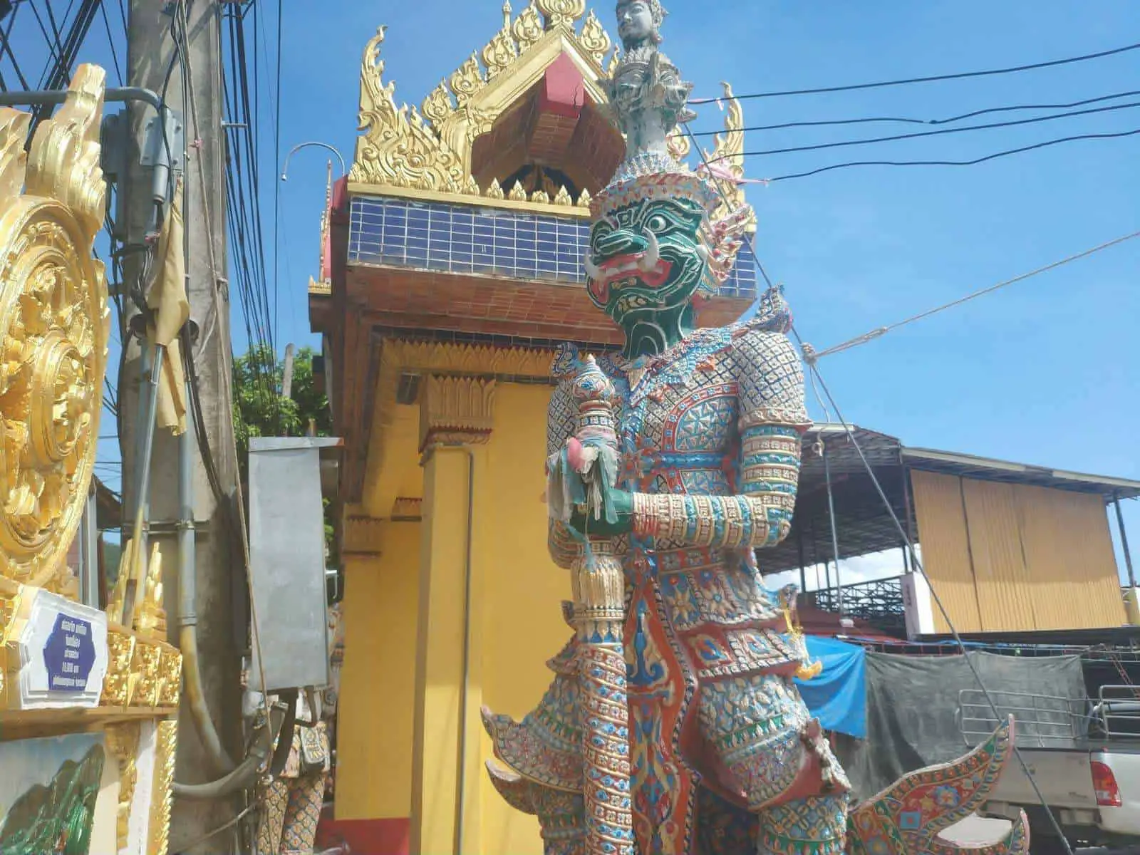 https://mdw-travel-data-us-east-1.s3.amazonaws.com/img/country/Thailand/Wat-Lamai-Cultural-Center/img_01.jpg