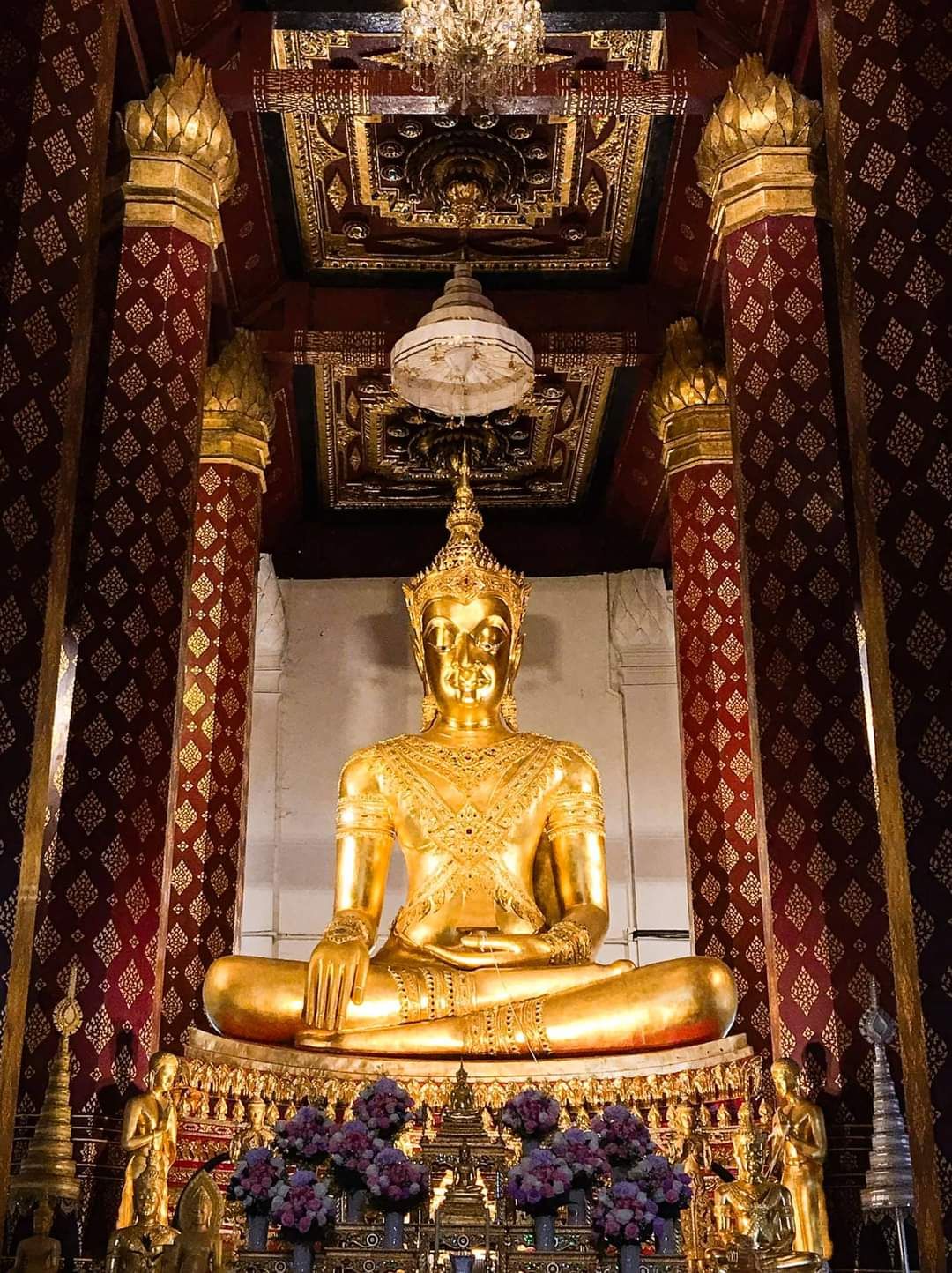 https://mdw-travel-data-us-east-1.s3.amazonaws.com/img/country/Thailand/Wat-Na-Phra-Men/img_02.jpg