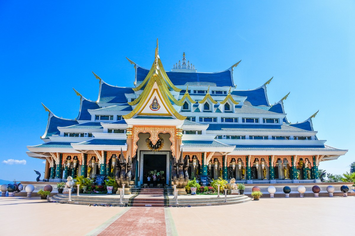 https://mdw-travel-data-us-east-1.s3.amazonaws.com/img/country/Thailand/Wat-Pa-Phu-Kon/img_01.jpg