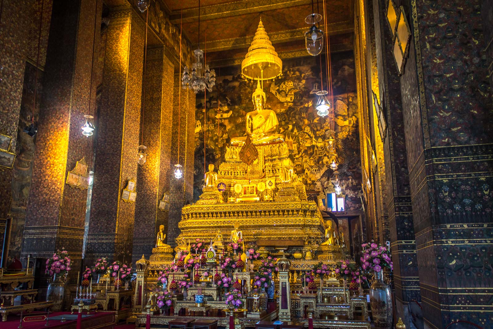 https://mdw-travel-data-us-east-1.s3.amazonaws.com/img/country/Thailand/Wat-Pho/img_02.jpg