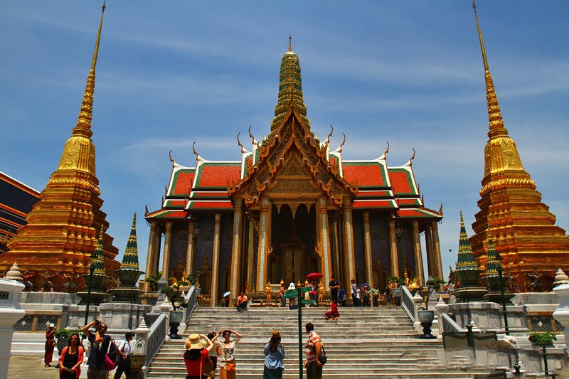 https://mdw-travel-data-us-east-1.s3.amazonaws.com/img/country/Thailand/Wat-Phra-Kaew/img_02.jpg