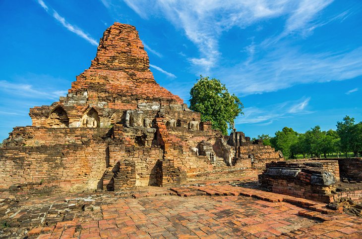 https://mdw-travel-data-us-east-1.s3.amazonaws.com/img/country/Thailand/Wat-Phra-Pai-Luang/img_00.jpg