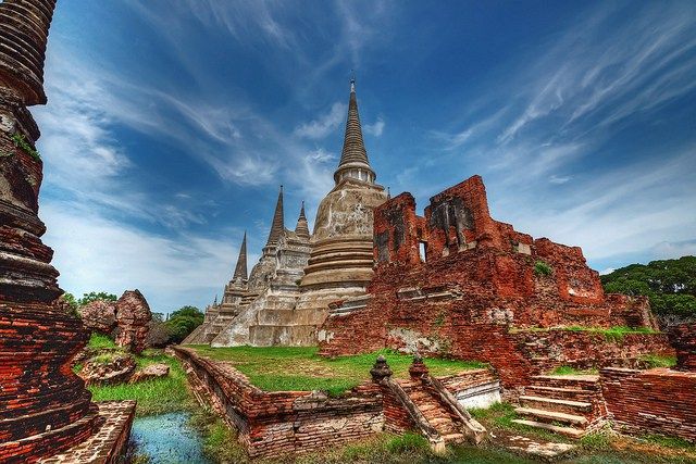 https://mdw-travel-data-us-east-1.s3.amazonaws.com/img/country/Thailand/Wat-Phra-Si-Sanphet/img_02.jpg