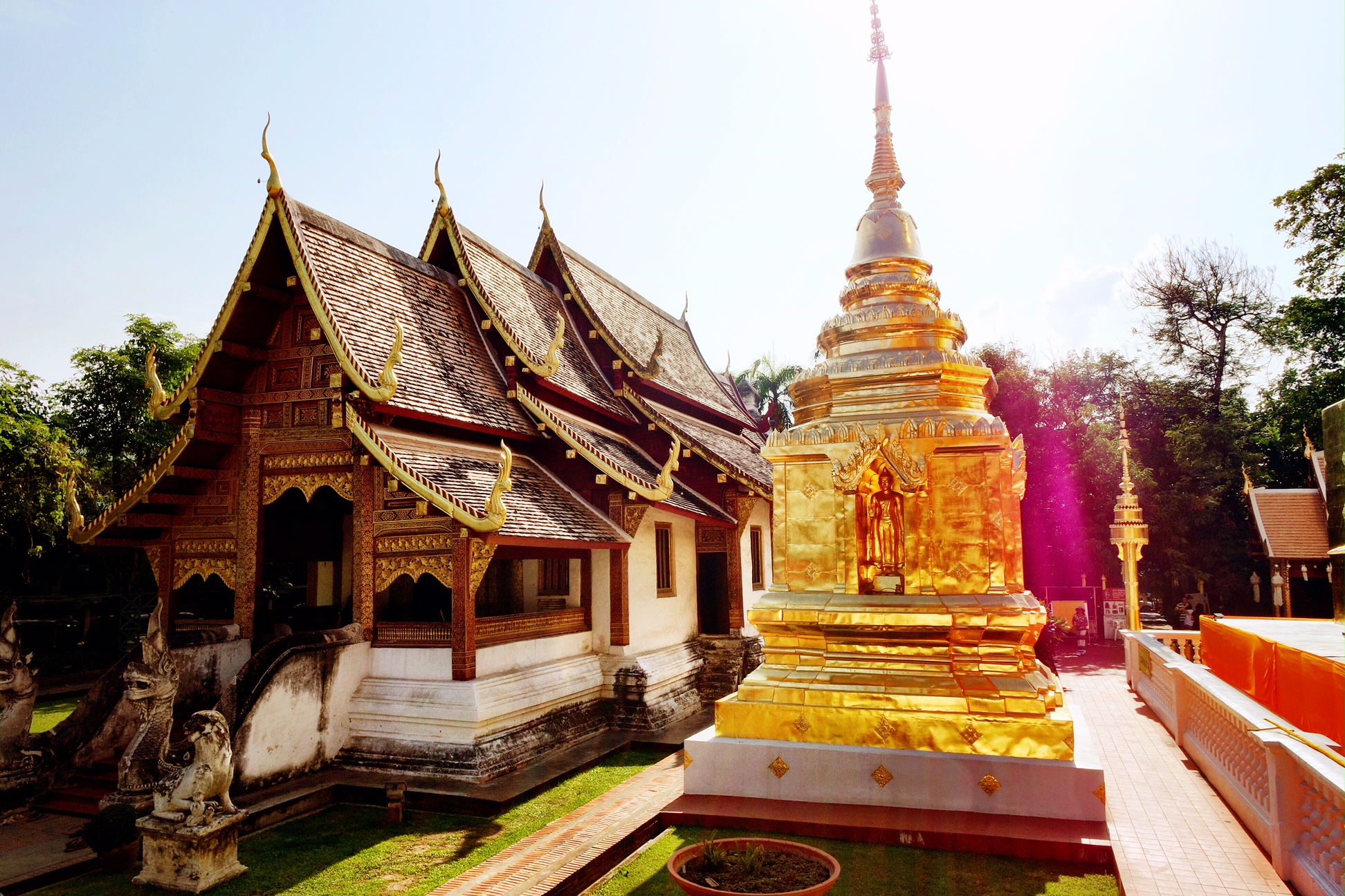 https://mdw-travel-data-us-east-1.s3.amazonaws.com/img/country/Thailand/Wat-Phra-Singh/img_01.jpg