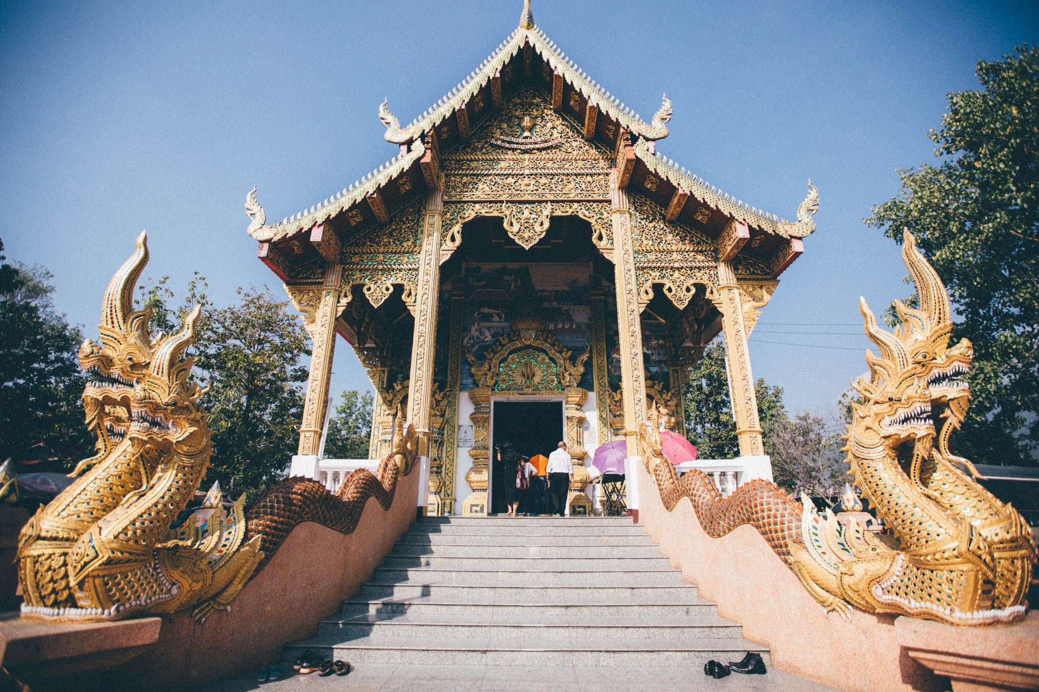 https://mdw-travel-data-us-east-1.s3.amazonaws.com/img/country/Thailand/Wat-Phra-That-Doi-Kham/img_03.jpg