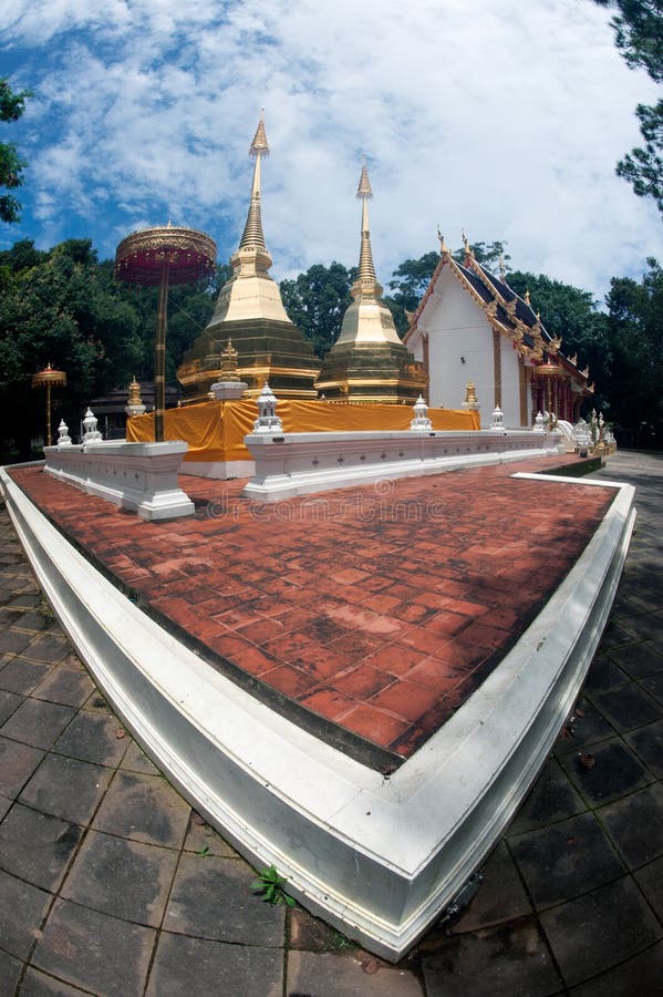 https://mdw-travel-data-us-east-1.s3.amazonaws.com/img/country/Thailand/Wat-Phra-That-Doi-Tung/img_01.jpg
