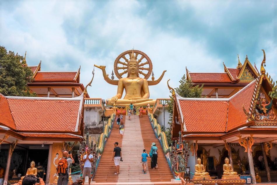 https://mdw-travel-data-us-east-1.s3.amazonaws.com/img/country/Thailand/Wat-Phra-Yai--Big-Buddha-Temple-/img_03.jpg