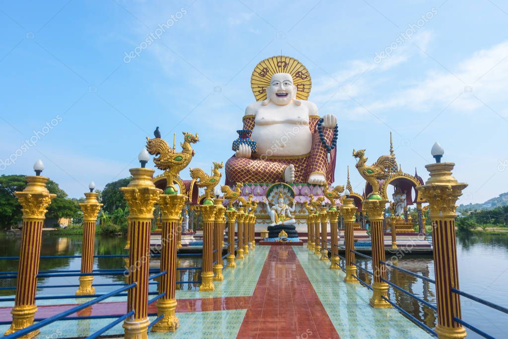 https://mdw-travel-data-us-east-1.s3.amazonaws.com/img/country/Thailand/Wat-Plai-Laem/img_05.jpg