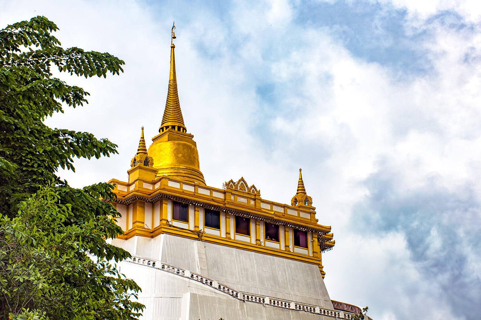 https://mdw-travel-data-us-east-1.s3.amazonaws.com/img/country/Thailand/Wat-Saket/img_01.jpg