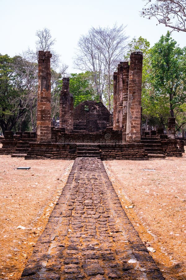 https://mdw-travel-data-us-east-1.s3.amazonaws.com/img/country/Thailand/Wat-Suan-Keao-Utthayan-Yai/img_00.jpg