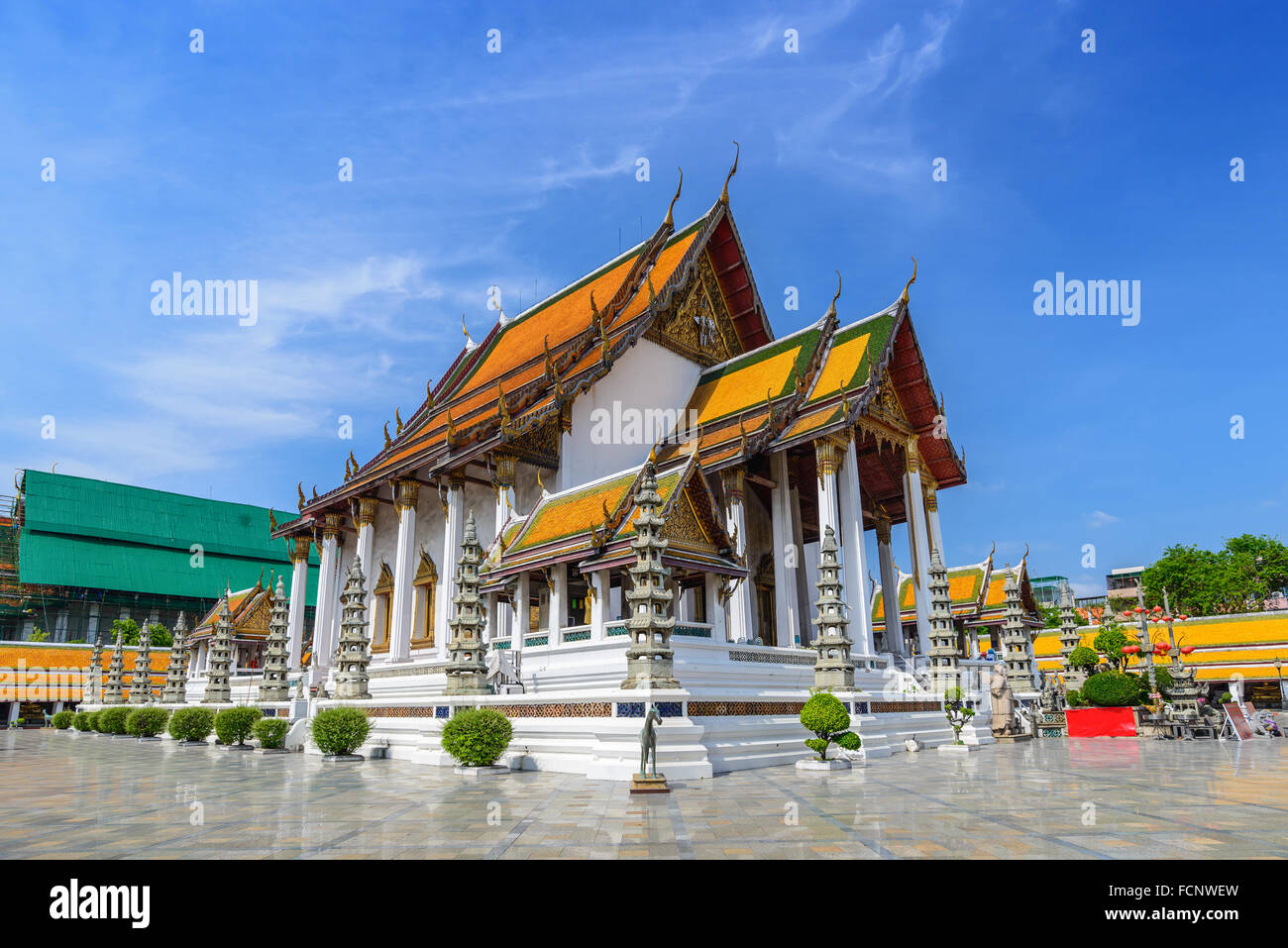 https://mdw-travel-data-us-east-1.s3.amazonaws.com/img/country/Thailand/Wat-Suthat/img_02.jpg