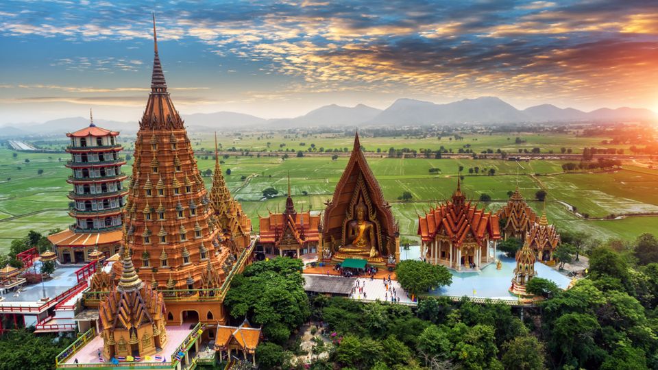 https://mdw-travel-data-us-east-1.s3.amazonaws.com/img/country/Thailand/Wat-Tham-Suea/img_00.jpg