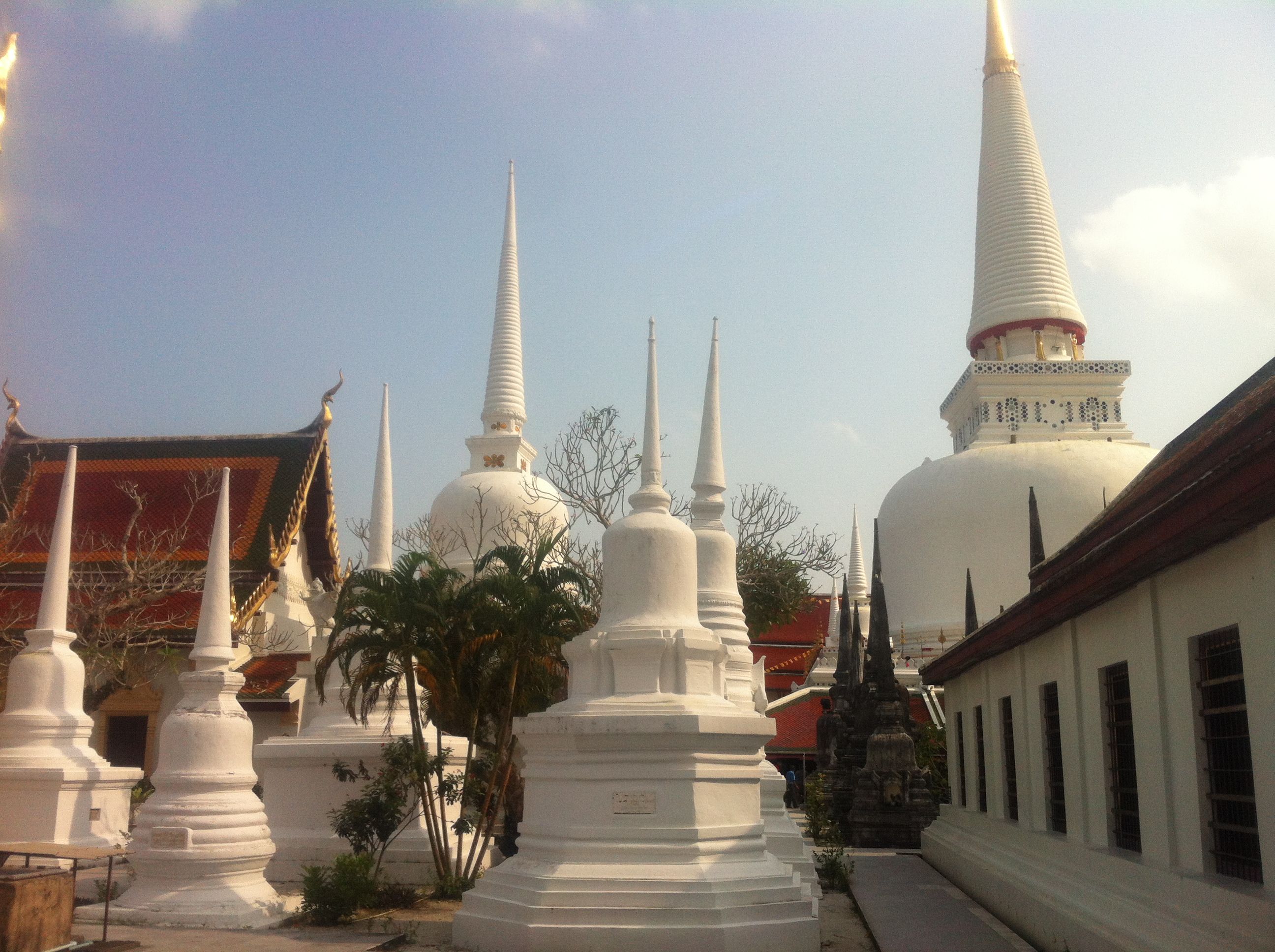 https://mdw-travel-data-us-east-1.s3.amazonaws.com/img/country/Thailand/Wat-Yanasangwararam-Woramahawihan/img_01.jpg
