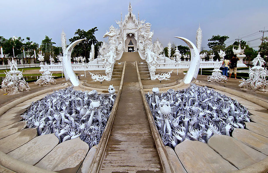 https://mdw-travel-data-us-east-1.s3.amazonaws.com/img/country/Thailand/White-Temple/img_01.jpg