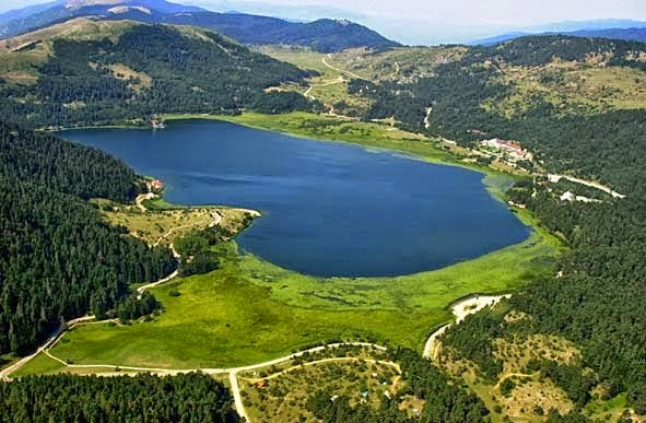 https://mdw-travel-data-us-east-1.s3.amazonaws.com/img/country/Turkey/Abant-Lake/img_03.jpg