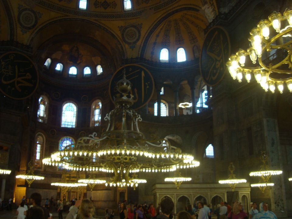 https://mdw-travel-data-us-east-1.s3.amazonaws.com/img/country/Turkey/Agia-Sophia/img_03.jpg