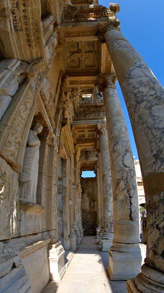 https://mdw-travel-data-us-east-1.s3.amazonaws.com/img/country/Turkey/Agora-of-Smyrna/img_03.jpg