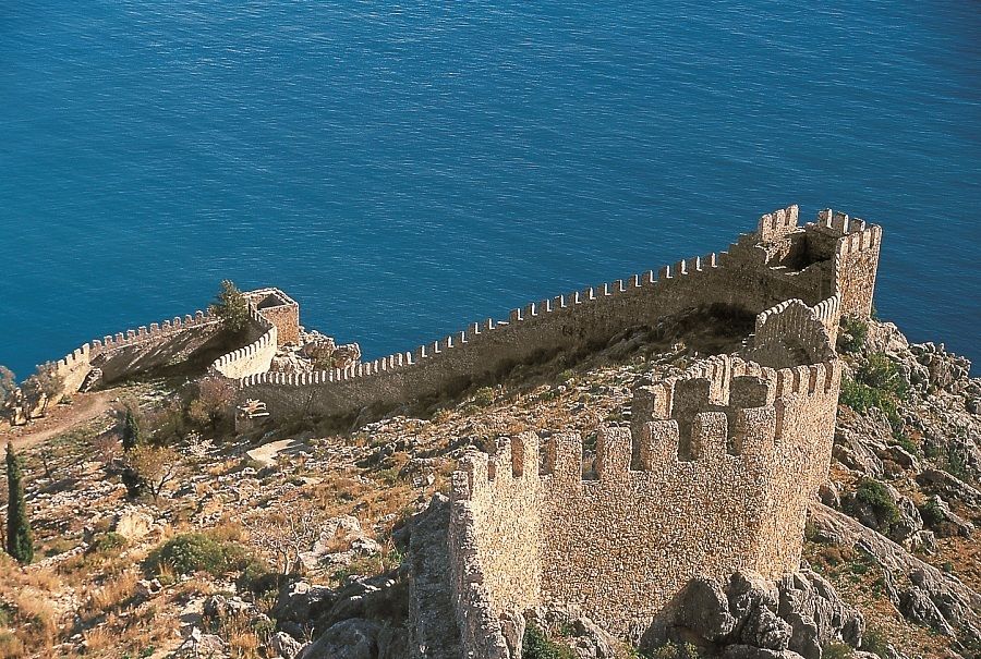 https://mdw-travel-data-us-east-1.s3.amazonaws.com/img/country/Turkey/Alanya-Castle/img_01.jpg