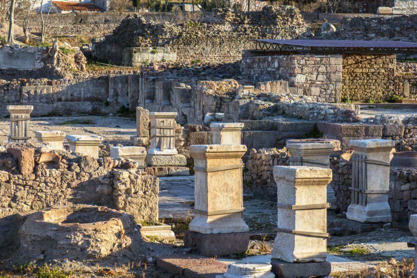https://mdw-travel-data-us-east-1.s3.amazonaws.com/img/country/Turkey/Alexandria-Troas-Ancient-City/img_03.jpg