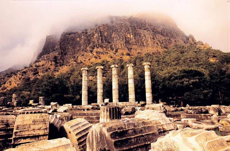 https://mdw-travel-data-us-east-1.s3.amazonaws.com/img/country/Turkey/Ancient-City-of-Priene/img_03.jpg