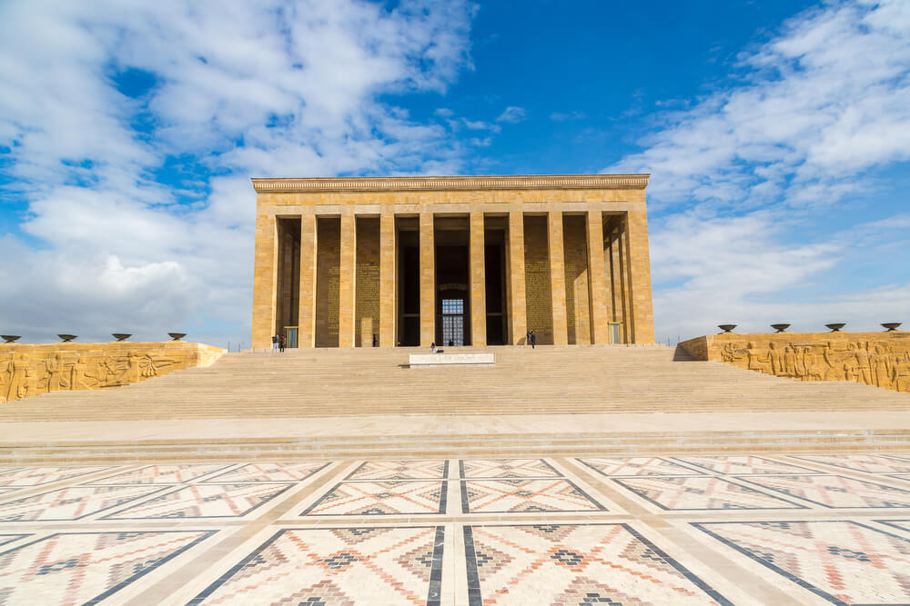 https://mdw-travel-data-us-east-1.s3.amazonaws.com/img/country/Turkey/Anitkabir/img_01.jpg