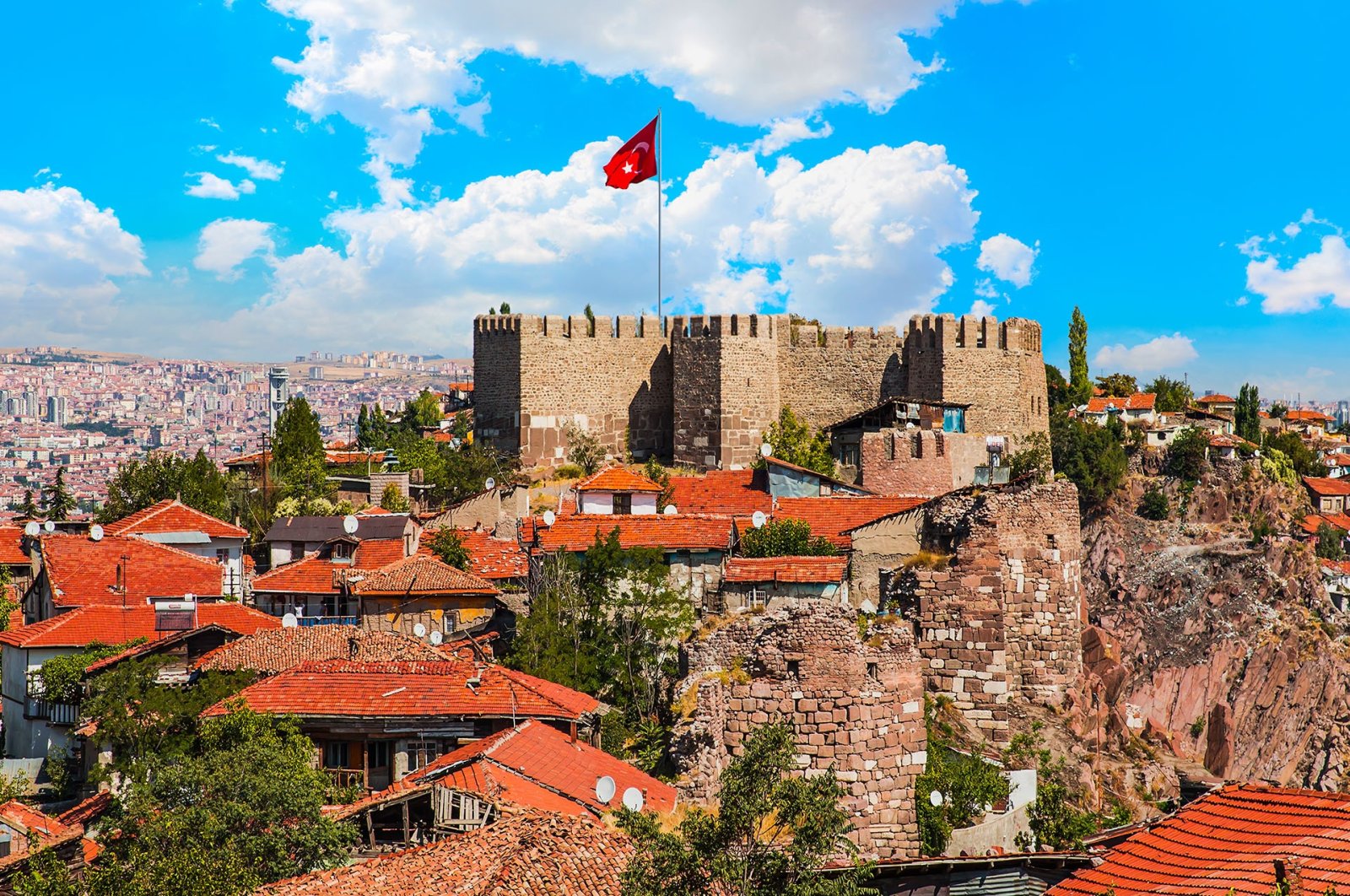 https://mdw-travel-data-us-east-1.s3.amazonaws.com/img/country/Turkey/Ankara-Citadel/img_00.jpg