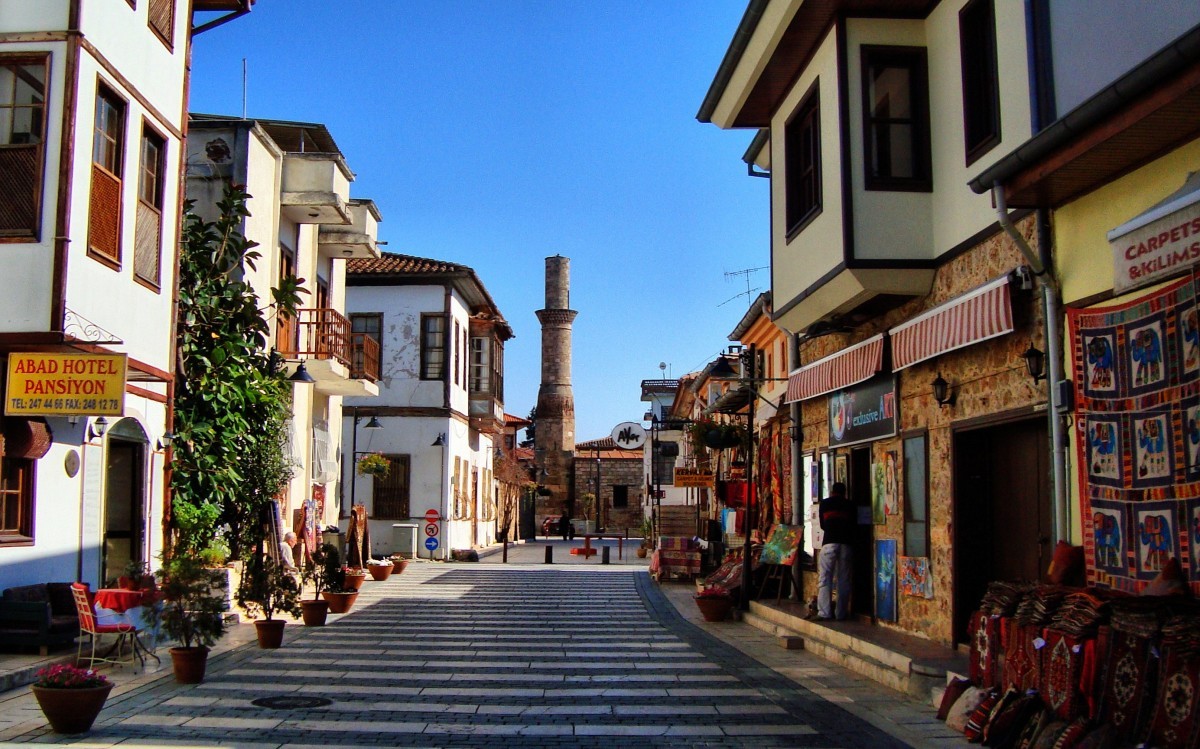 https://mdw-travel-data-us-east-1.s3.amazonaws.com/img/country/Turkey/Antalya-Old-Town/img_02.jpg