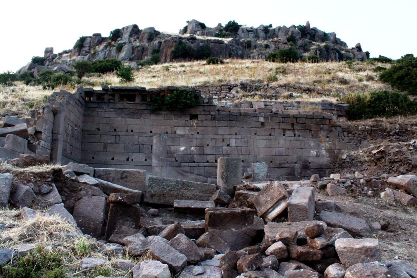 https://mdw-travel-data-us-east-1.s3.amazonaws.com/img/country/Turkey/Assos-Ancient-City/img_03.jpg