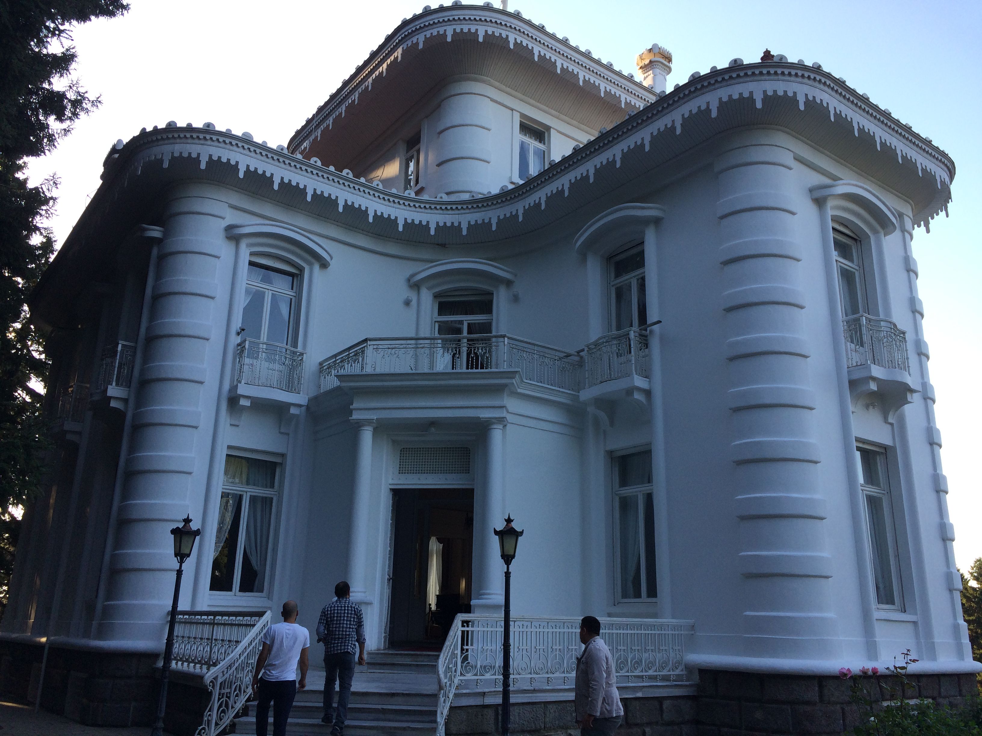 https://mdw-travel-data-us-east-1.s3.amazonaws.com/img/country/Turkey/Ataturk-Pavilion/img_02.jpg