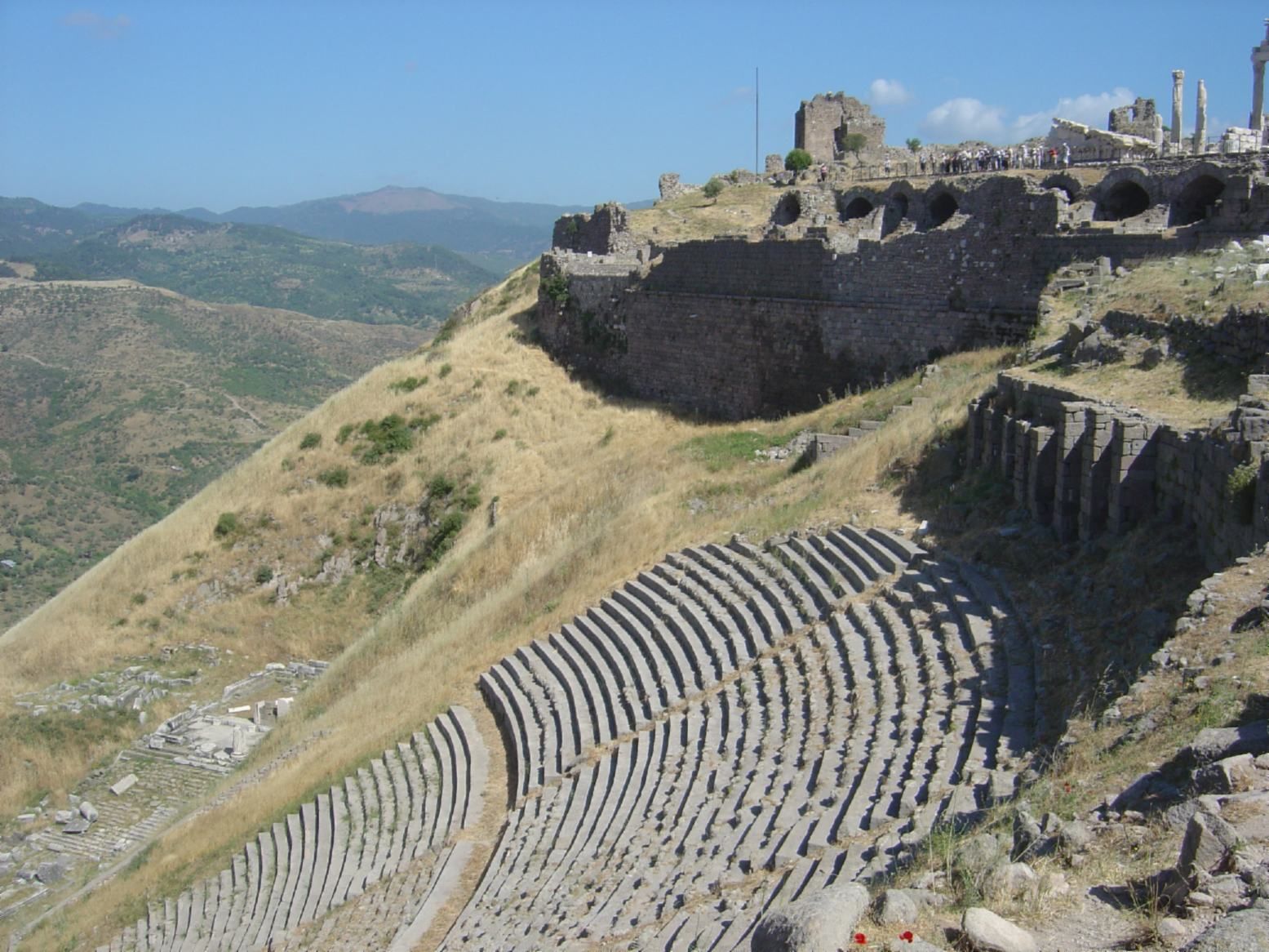https://mdw-travel-data-us-east-1.s3.amazonaws.com/img/country/Turkey/Bergama-Acropolis/img_03.jpg