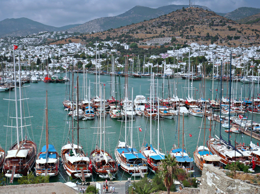 https://mdw-travel-data-us-east-1.s3.amazonaws.com/img/country/Turkey/Bodrum-Marina/img_00.jpg