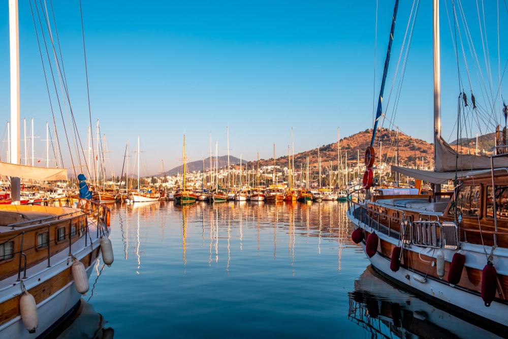 https://mdw-travel-data-us-east-1.s3.amazonaws.com/img/country/Turkey/Bodrum-Marina/img_01.jpg