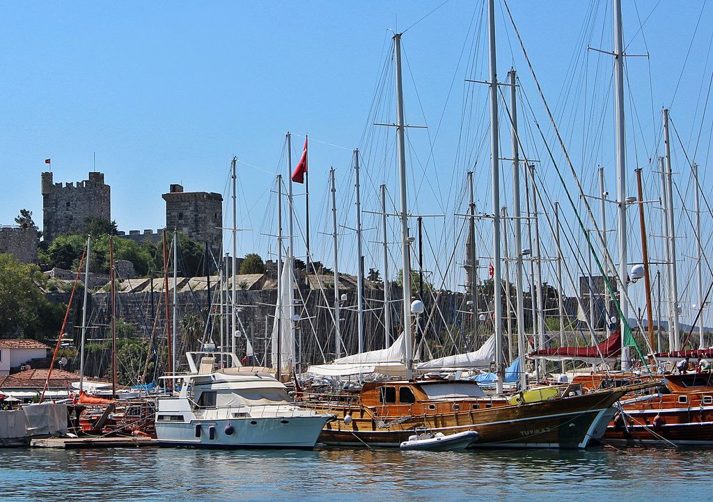 https://mdw-travel-data-us-east-1.s3.amazonaws.com/img/country/Turkey/Bodrum-Marina/img_03.jpg