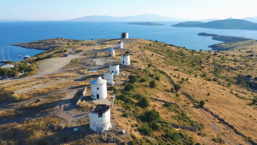 https://mdw-travel-data-us-east-1.s3.amazonaws.com/img/country/Turkey/Bodrum-Windmills/img_03.jpg