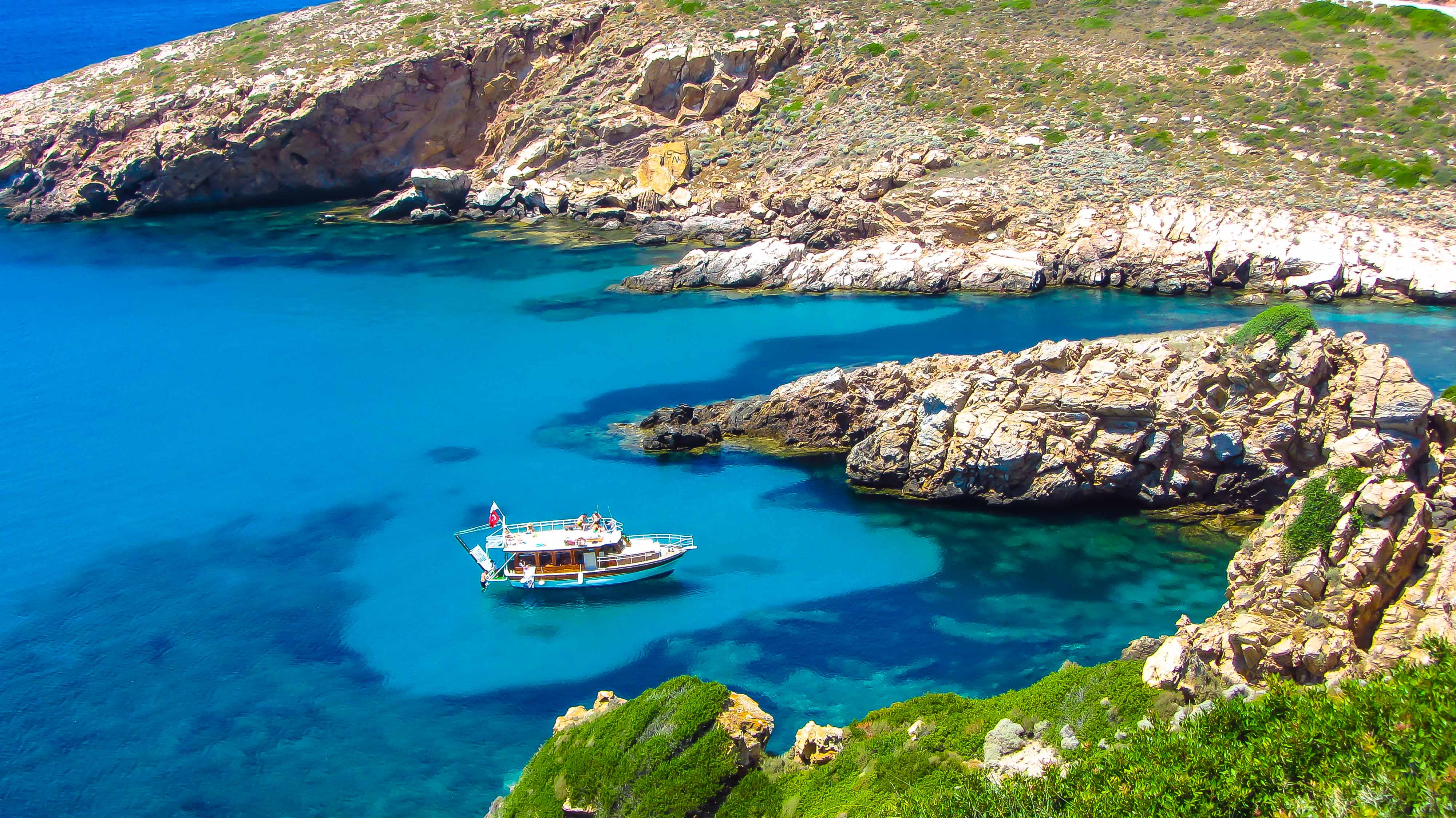https://mdw-travel-data-us-east-1.s3.amazonaws.com/img/country/Turkey/Bozcaada-Island/img_00.jpg