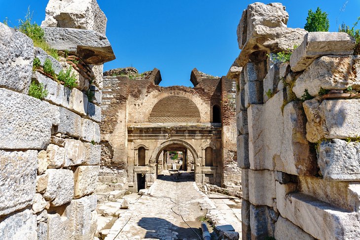 https://mdw-travel-data-us-east-1.s3.amazonaws.com/img/country/Turkey/Bursa-Citadel/img_03.jpg