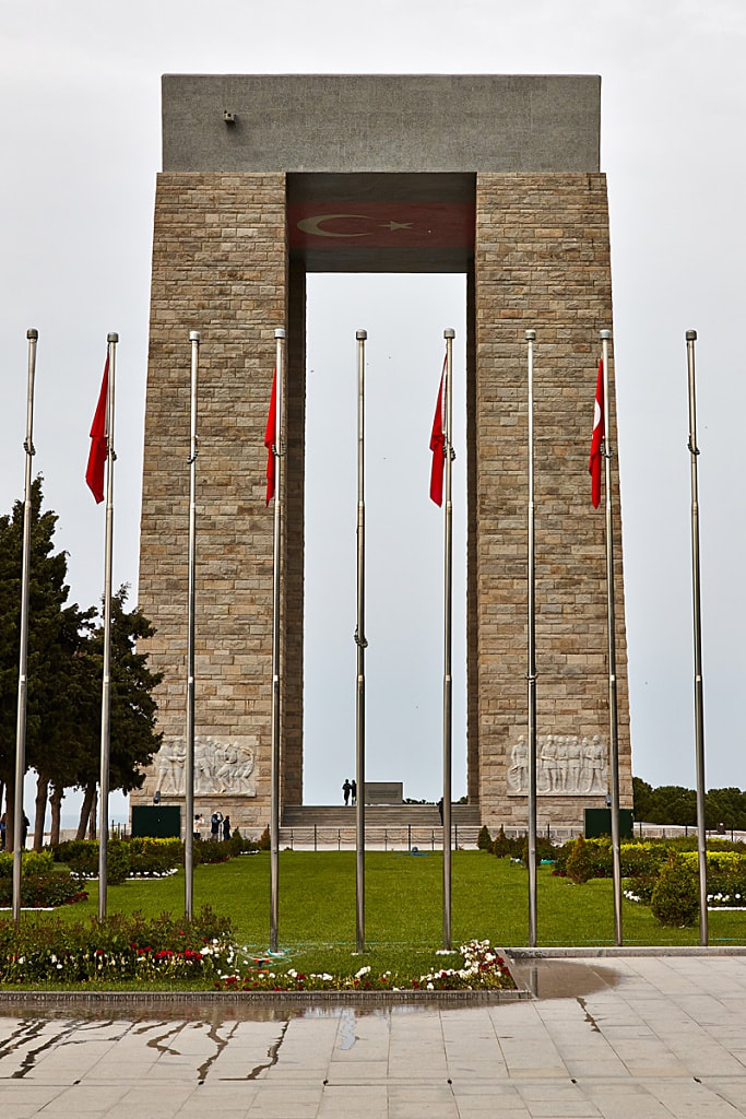 https://mdw-travel-data-us-east-1.s3.amazonaws.com/img/country/Turkey/Canakkale-Martyrs-Memorial/img_01.jpg