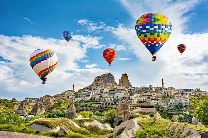 https://mdw-travel-data-us-east-1.s3.amazonaws.com/img/country/Turkey/Cappadocia/img_02.jpg