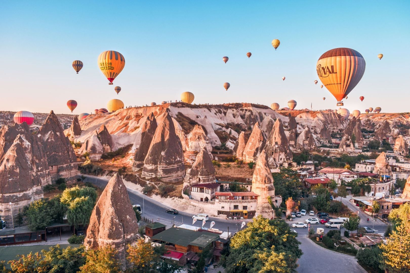 https://mdw-travel-data-us-east-1.s3.amazonaws.com/img/country/Turkey/Capsis-Beach/img_02.jpg