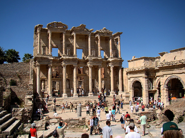 https://mdw-travel-data-us-east-1.s3.amazonaws.com/img/country/Turkey/Castle-of-Sigacik/img_01.jpg