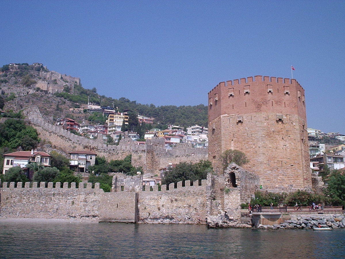 https://mdw-travel-data-us-east-1.s3.amazonaws.com/img/country/Turkey/Cimenlik-Castle/img_03.jpg
