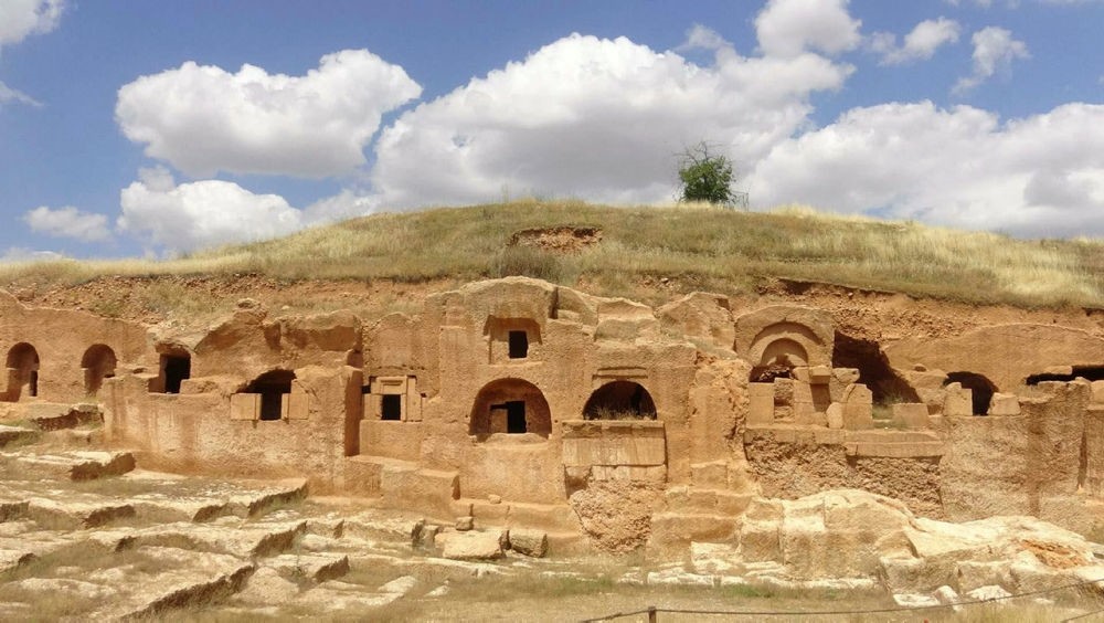 https://mdw-travel-data-us-east-1.s3.amazonaws.com/img/country/Turkey/Dara-Ancient-City/img_00.jpg