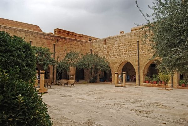 https://mdw-travel-data-us-east-1.s3.amazonaws.com/img/country/Turkey/Deyrulzafaran-Monastery/img_01.jpg