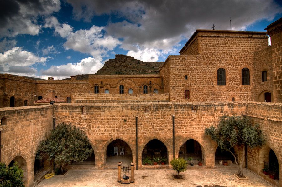 https://mdw-travel-data-us-east-1.s3.amazonaws.com/img/country/Turkey/Deyrulzafaran-Monastery/img_02.jpg